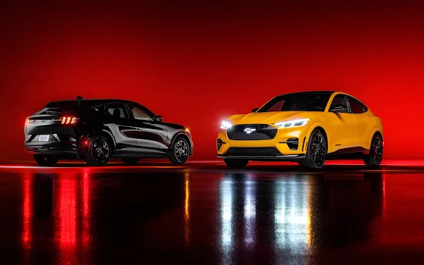 02 2023 Mustang Mach E Premium Nite Pony Package 2023 Mustang Mach E GT Performance Edition Nite Pony Package Mustang Mach-E domina o mercado americano e supera a versão a combustão