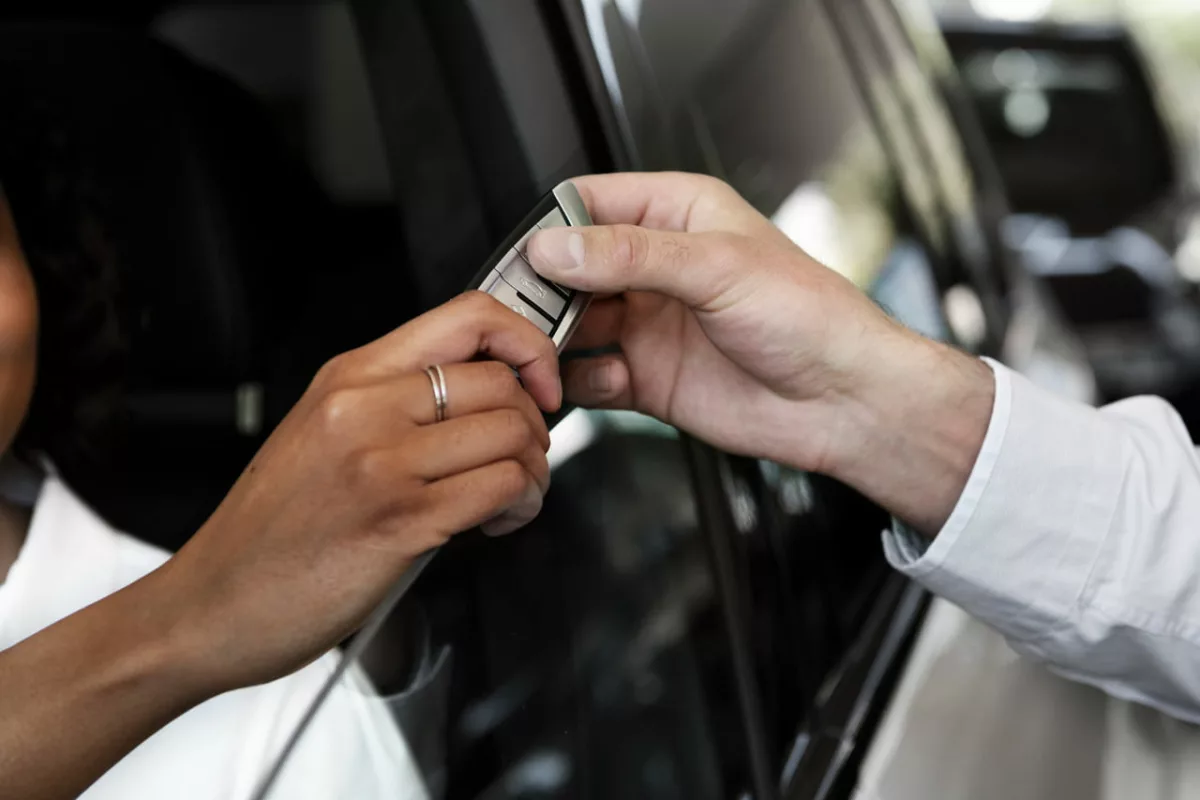 assinatura carro Quem é o responsável pelo IPVA de um carro usado recém-comprado?