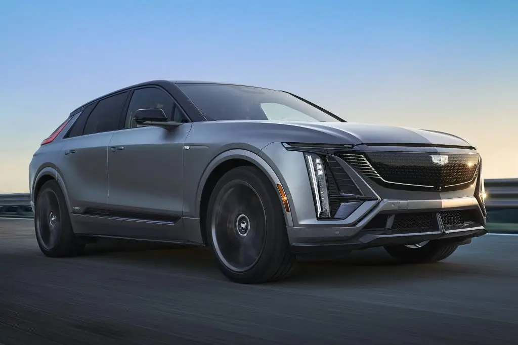 cadillac lyriq 461 032401920edd0afd e1737643500193 Cadillac Lyriq-V: Um SUV Elétrico de Performance Surpreendente