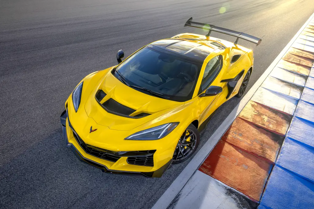 chevrolet corvette zr1 coupe 010 Corvette ZR1 2025: O Supercarro Americano Que Rompeu Barreiras de Velocidade