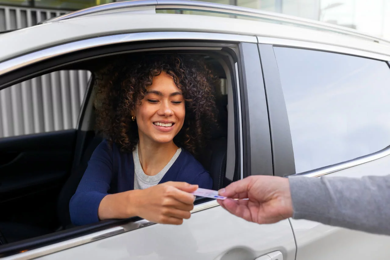 documento veiculo 1 Prazo para Dirigir com a CNH Vencida e Como Renovar sem Complicações