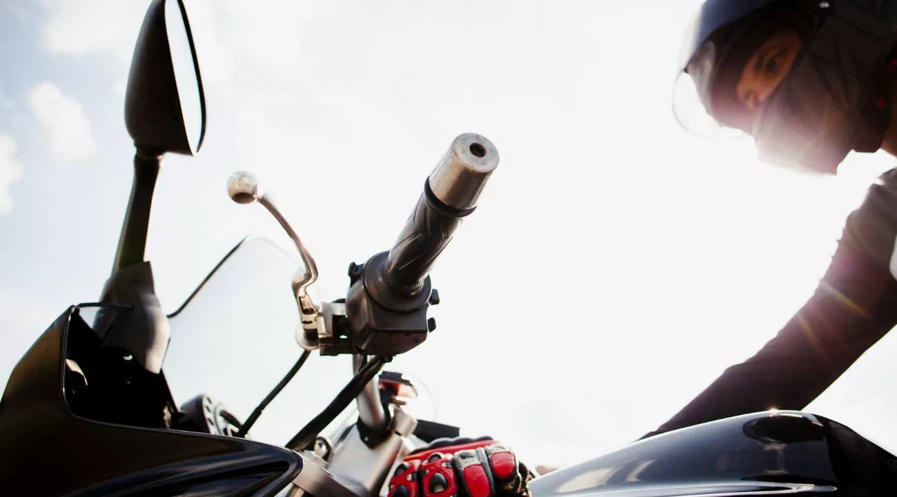 moto O "Grau" vai rolar solto! Curitiba Avalia Criação de Espaço Seguro para Manobras de Moto