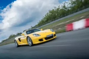 Novos pneus transformam o Porsche Carrera GT em um ícone ainda mais veloz