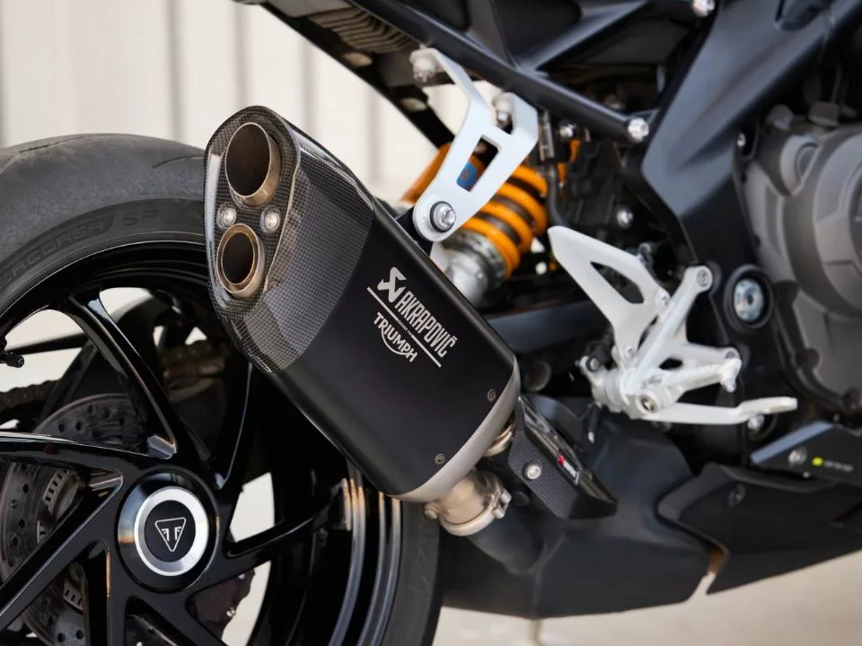 triumph speed triple rs 2025 9 27012025 63002 960 720 Triumph Speed Triple RS 2025: Potência e Tecnologia em uma Naked Incomparável
