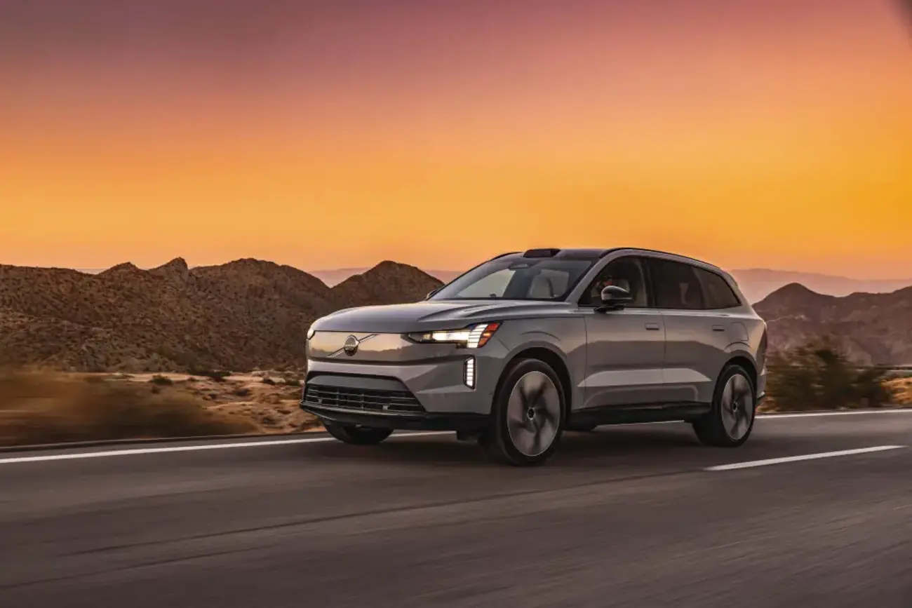 Volvo EX90 Vapour Grey 022 Volvo EX90 chega ao Brasil com tecnologia de ponta e sete lugares – Mas o preço impressiona