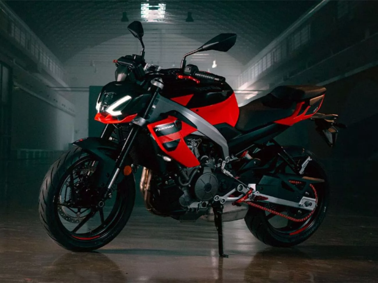 aprilia tuono 457 2025 19 24022025 63325 960 720 Aprilia Tuono 457: A Nova Naked Italiana com Estilo Agressivo e 47 cv de Potência