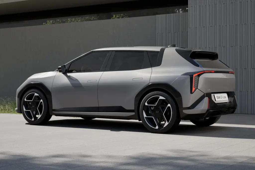 kia ev4 1 Kia EV4: Novo Elétrico com Até 630 km de Autonomia e Design Inovador