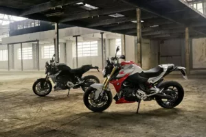 BMW F 900 R e F 900 XR 2025: Mais potência, tecnologia e emoção sobre duas rodas
