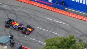 O Red Bull Showrun transformou Curitiba em um palco de alta velocidade. Confira vídeo e fotos!
