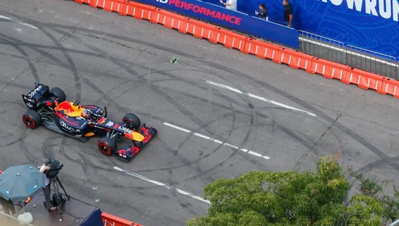 formula 1 capa 970x550 1 O Red Bull Showrun transformou Curitiba em um palco de alta velocidade. Confira vídeo e fotos!
