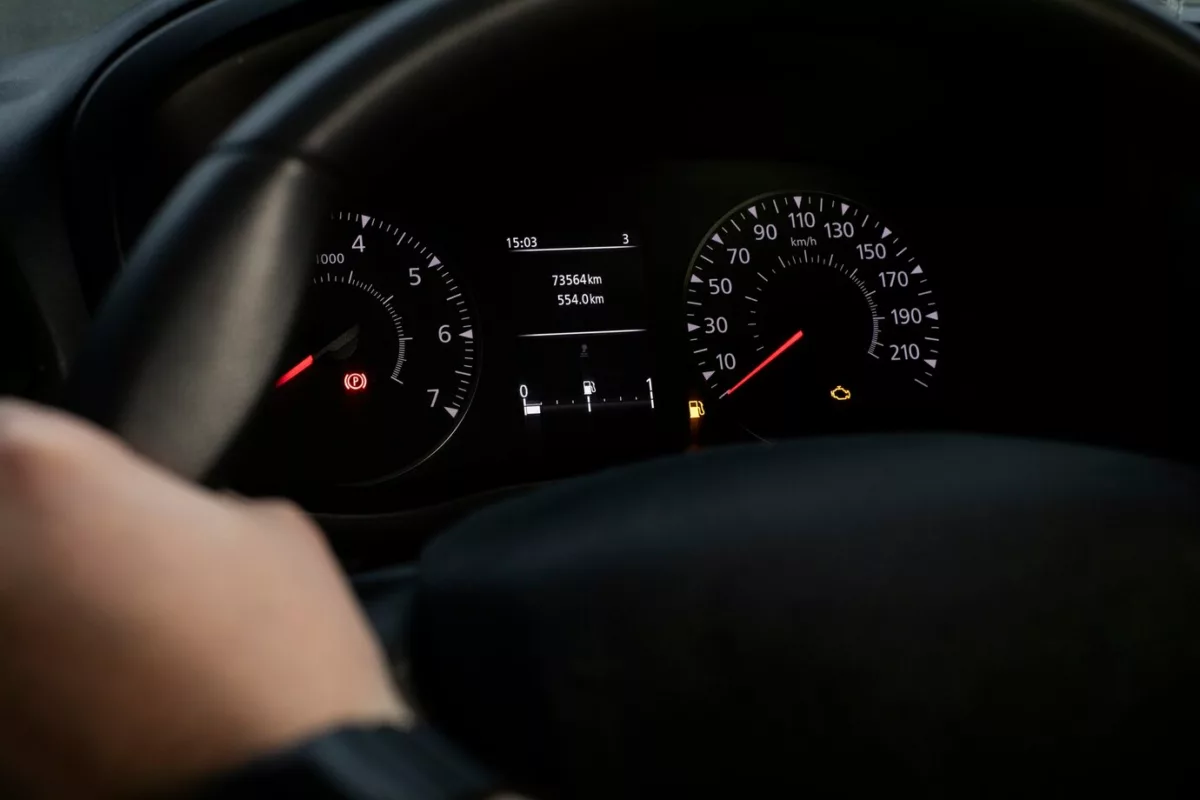 painel 2 Luz de Injeção Acesa no Painel: Pode Dirigir ou é Risco para o Motor?