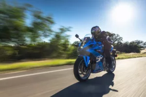 Suzuki GSX-8R Chega ao Brasil para Agitar o Segmento das Esportivas Médias