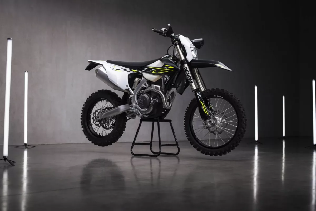triumph tf 250 e 3 1920x1280 1 Triumph TF 250-E e TF 450-E estreiam no off-road com DNA de competição e foco no EnduroGP 2025