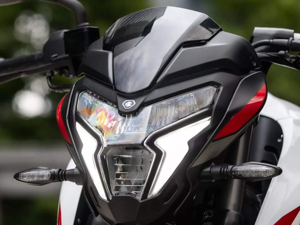 bajaj dominar 200 2026 1 17042025 63754 1280 960 Bajaj Dominar NS200 2026 chega ao Brasil com LED, conectividade e visual mais agressivo