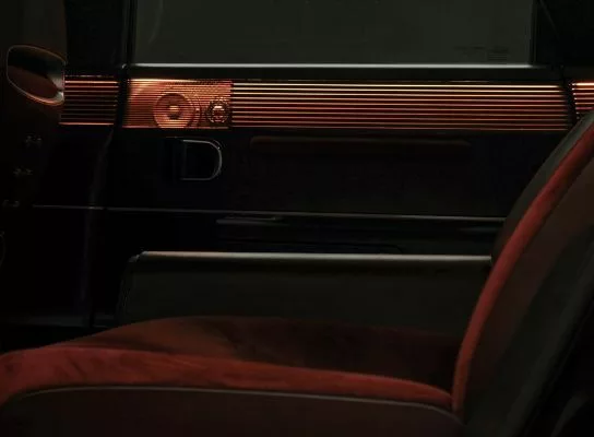 brand interior pc Hyundai resgata os anos 80 com sedã elétrico que une nostalgia e tecnologia futurista