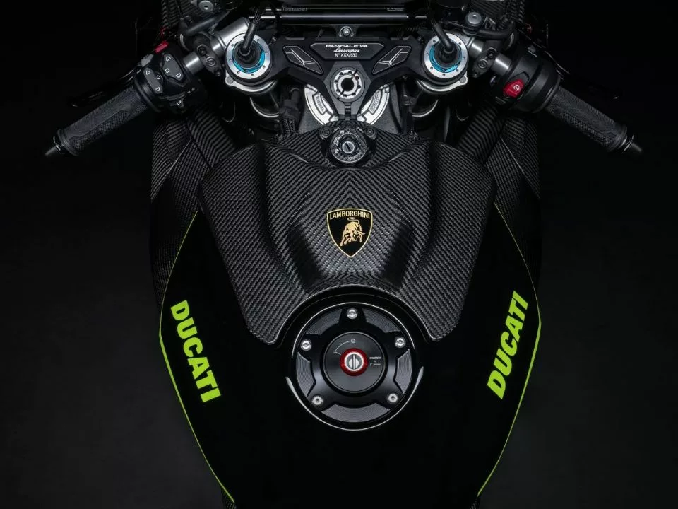 ducati panigale v4 lamborghini 2026 10 09042025 63681 960 720 Ducati Panigale V4 Lamborghini une performance extrema e exclusividade em série limitada de 218 cv