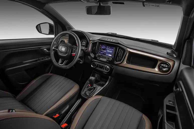 fiat strada ranch my24 049 Fiat Mobi 2026 ganha interior da Strada e mantém motor 1.0 Firefly