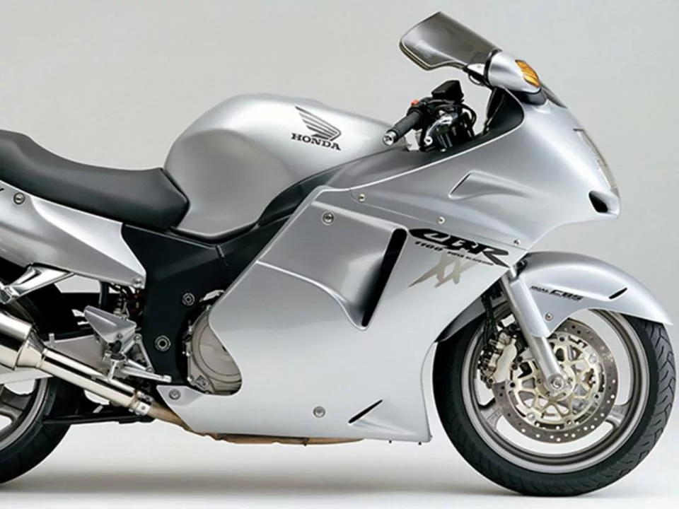 honda cbr 1100xx super blackbird 6 18042025 63801 960 720 Honda CBR 1100XX Super Blackbird: a superbike que desafiou os limites da velocidade nos anos 90