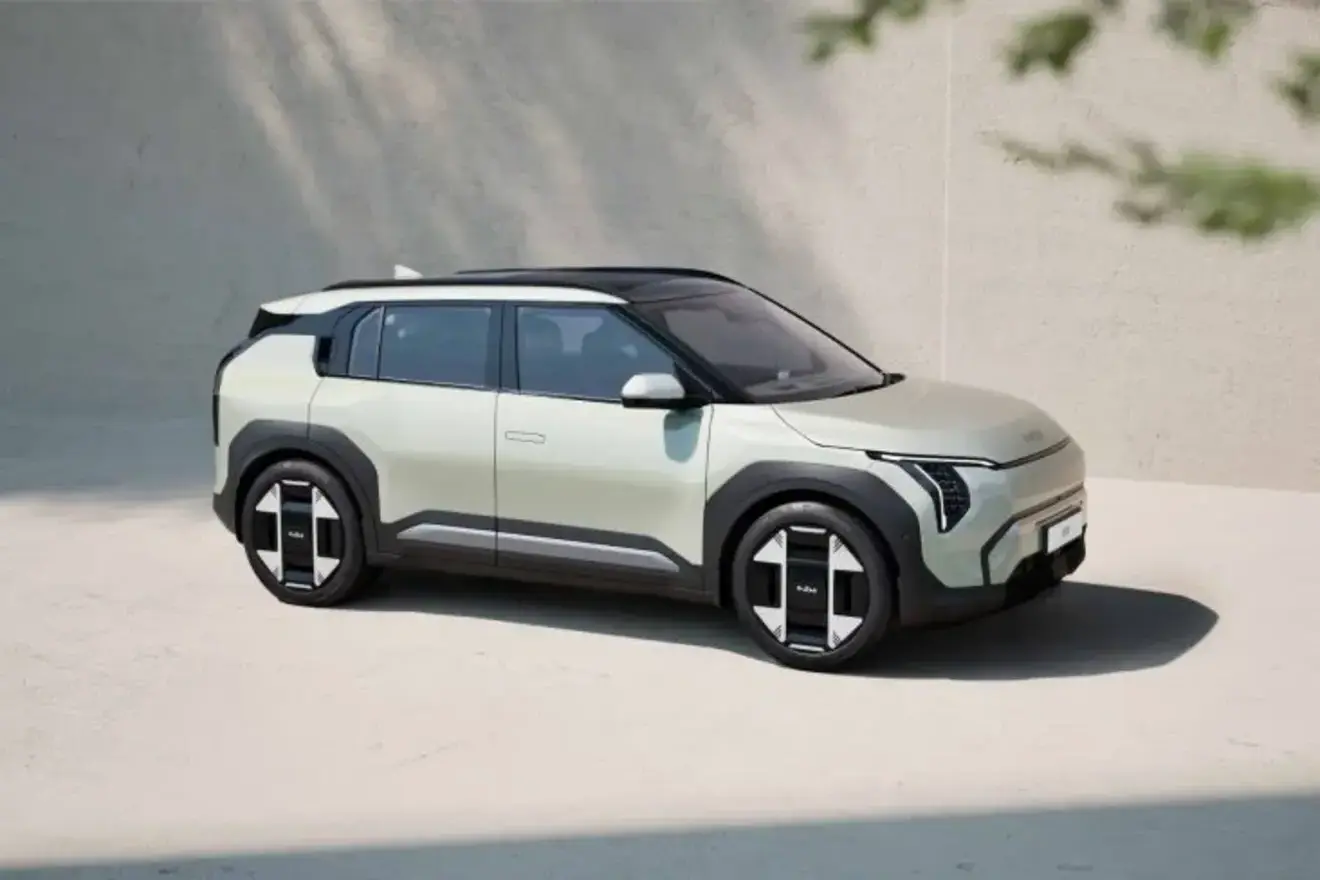 kia ev3 branco lateral parado 732x488 1 Kia EV3 conquista o título de Carro Mundial do Ano com autonomia de até 605 km