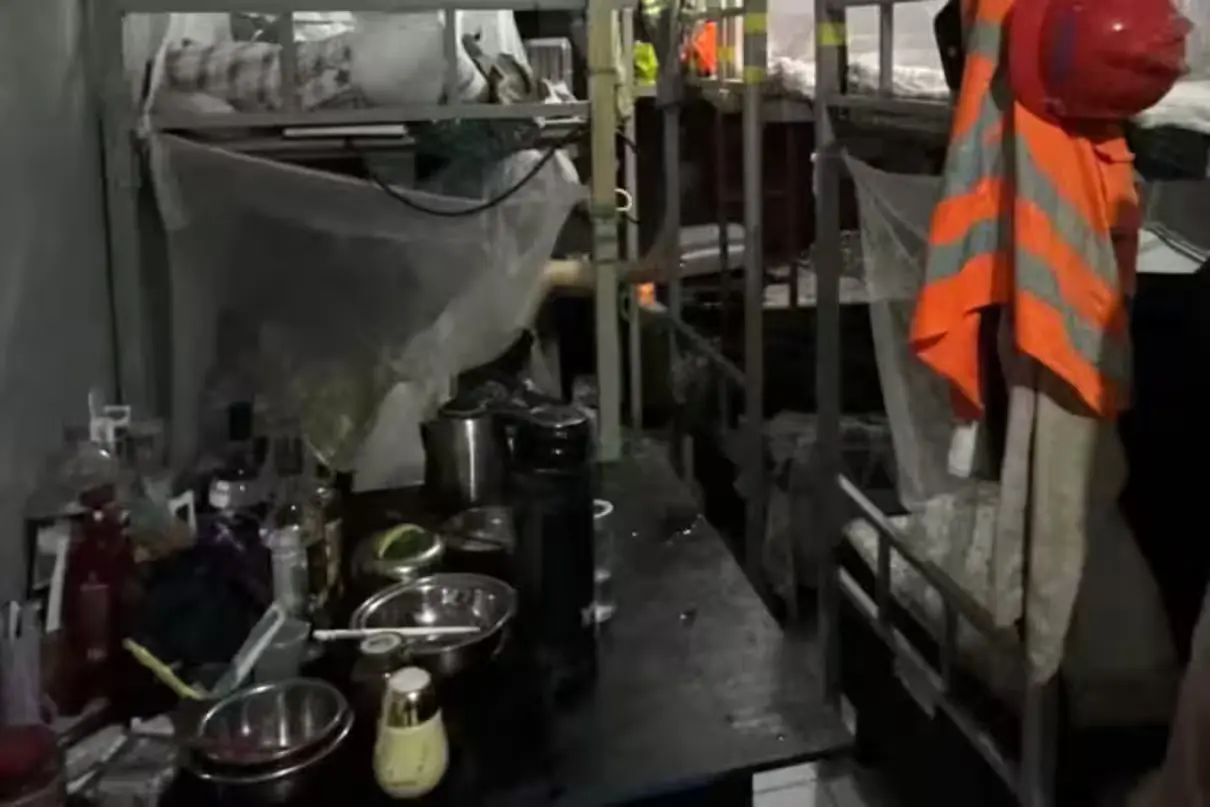 alojamento de trabalhadores da b BYD enfrenta processo bilionário no Brasil por denúncia de trabalho escravo e tráfico de pessoas