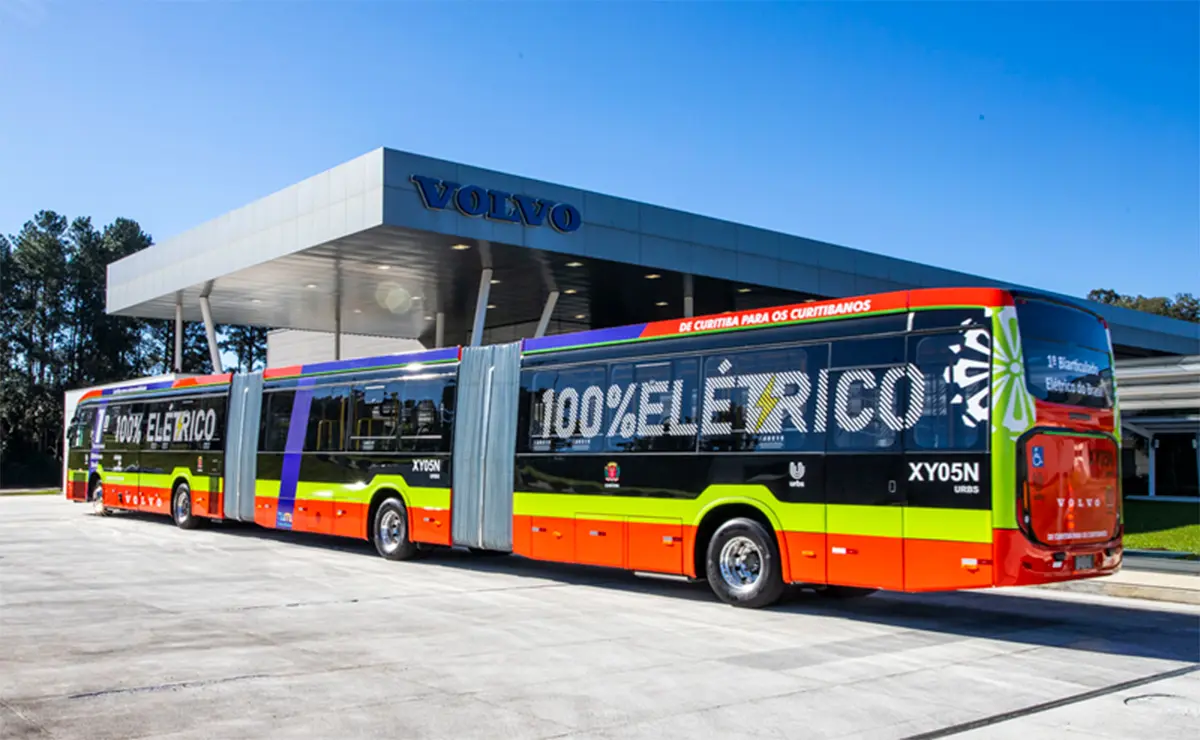 biarticulado eletrico testes curitiba 1.jpg Primeiro biarticulado elétrico do mundo é testado em Curitiba e promete transformar o transporte coletivo urbano