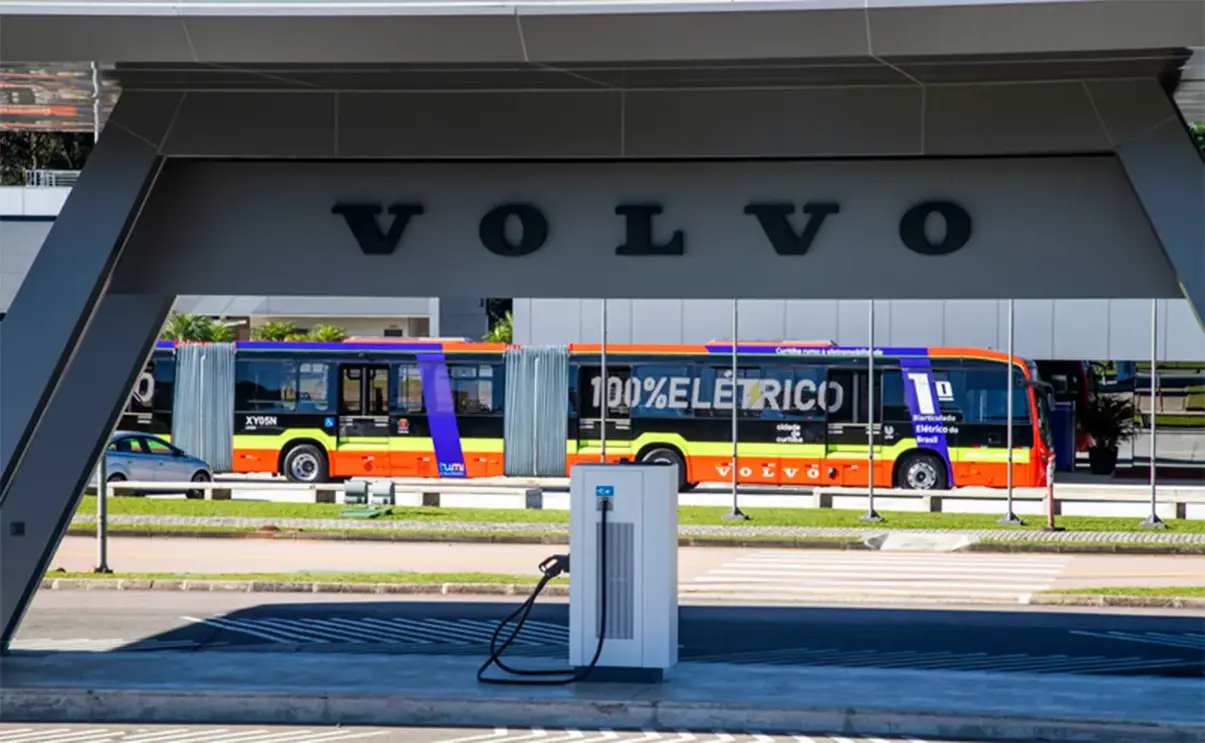 Novo biarticulado de curitiba