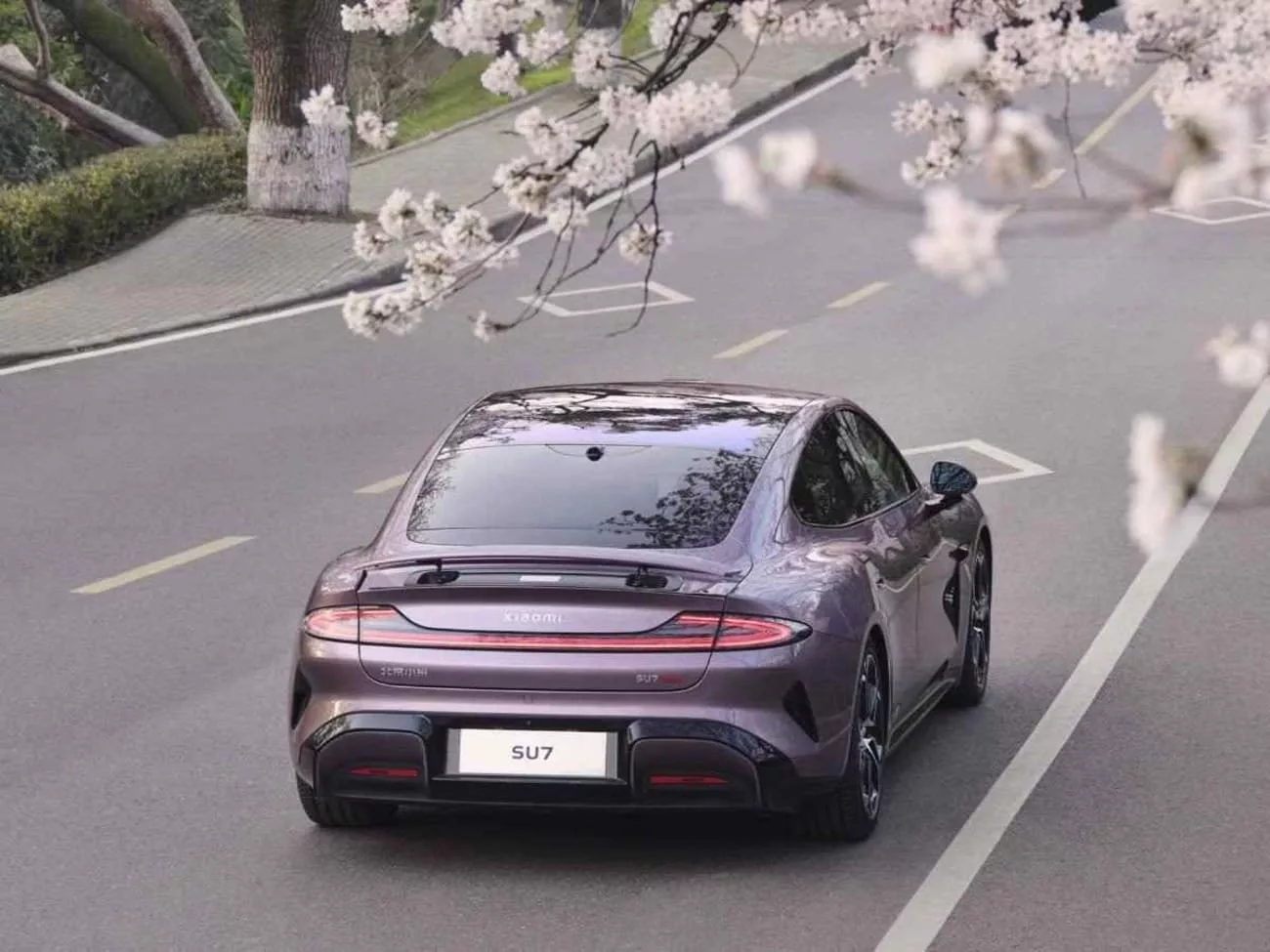 carro xiaomi traseira 1 36286223 Xiaomi SU7 Ultra: polêmica com corte de potência agita o mercado de superelétricos na China