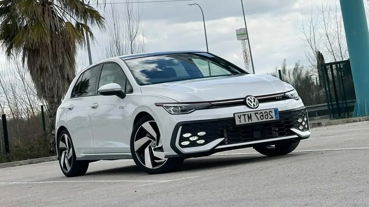 vw golf gti 1 Confirmado! Golf GTI chega ao Brasil em 2025 com mais potência, visual renovado e alma esportiva