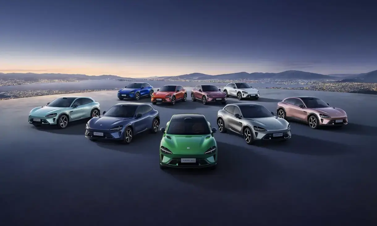 8c0f2ab574afc812ed5ef9c5ae811fdf 2048x1536 1 Xiaomi lança SU7 Ultra e YU7: marca acelera com força total no mercado de carros elétricos