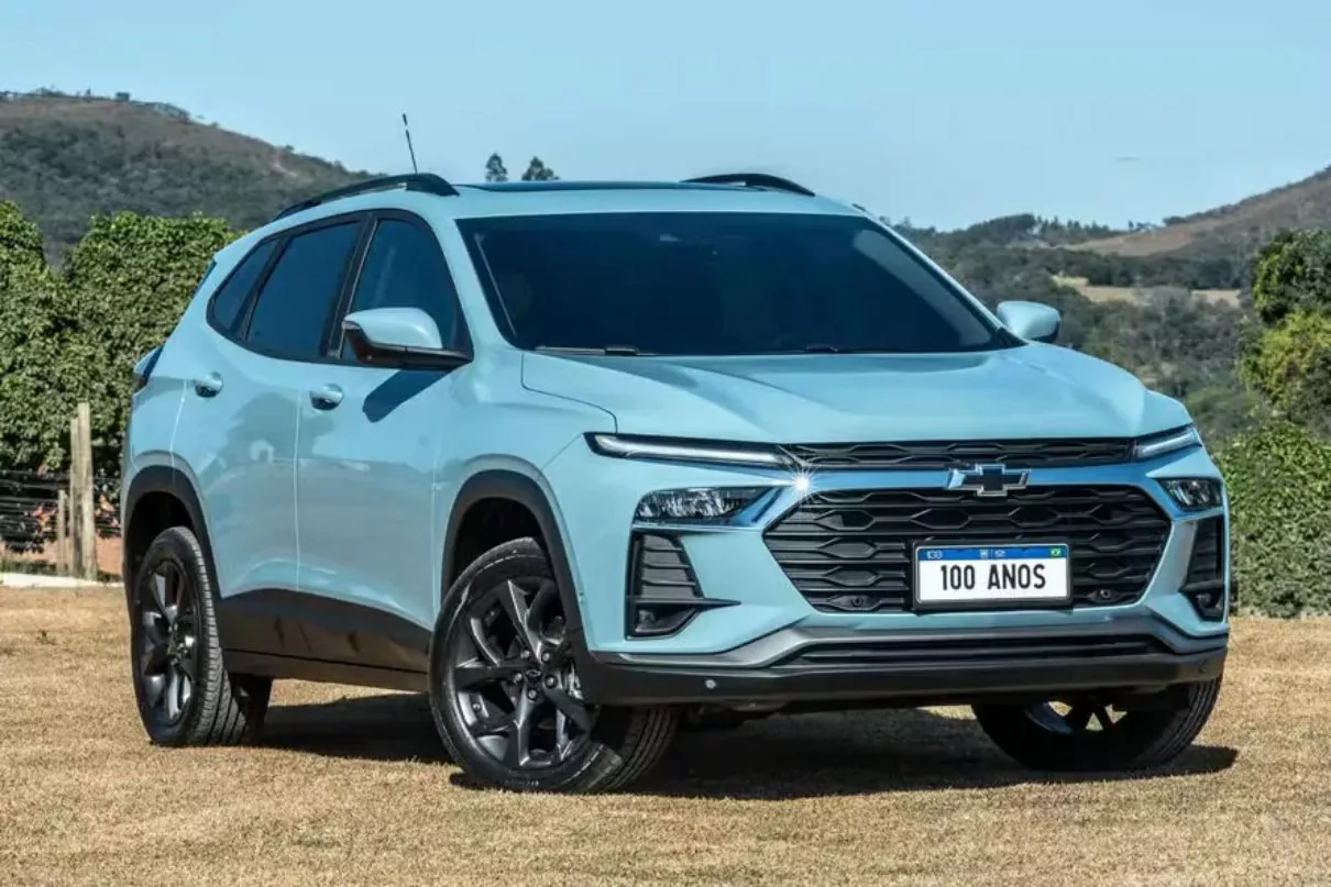 2026 chevrolet onix mt 100 years edition cp Edição 100 Anos da Chevrolet chega ao Onix e Tracker com mudanças visuais e produção limitada