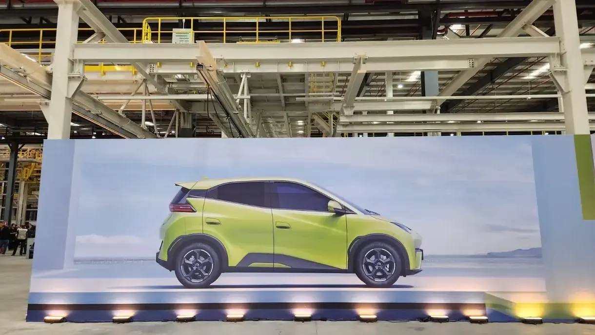 BYD apresenta primeiro veiculo experimental da fabrica de Camacari Sergio Dias 10 Dolphin Mini brasileiro: o marco elétrico que nasceu em Camaçari