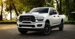 Ram aposta no visual esportivo com novas versões da 2500 Heavy Duty para 2026