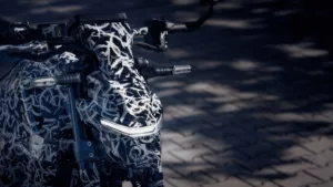 Moto elétrica da Honda chega em agosto com design futurista e proposta inédita