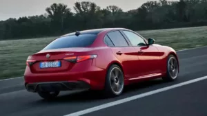 Alfa Romeo vira o jogo na Europa com o Junior, mas amarga forte queda nos EUA