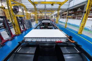 BYD traz bateria Blade para ônibus elétricos brasileiros e amplia alcance para até 350 km