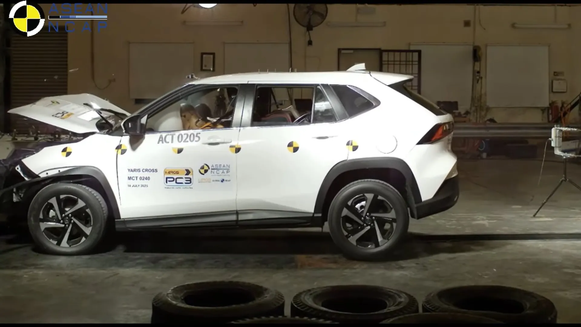 crash test yaris cross no asean ncap Toyota Yaris Cross 2025 estreia com 5 estrelas em segurança e produção nacional confirmada