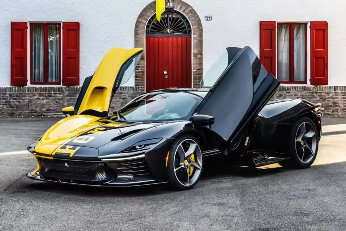 ferrari daytona sp3 tailor made 599 12 Modelo único da Ferrari Daytona SP3 atinge R$ 140 milhões em leilão beneficente