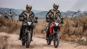 Honda XRE 300 Sahara 2026 estreia com nova cor e visual renovado