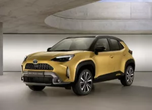 Toyota Yaris Cross 2026 chega em outubro com quatro versões e aposta no espaço e eficiência