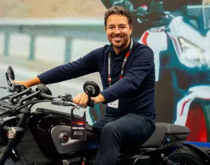 Shineray atinge 300 revendas no Brasil e acelera ofensiva nacional com foco em motociclistas de entrada