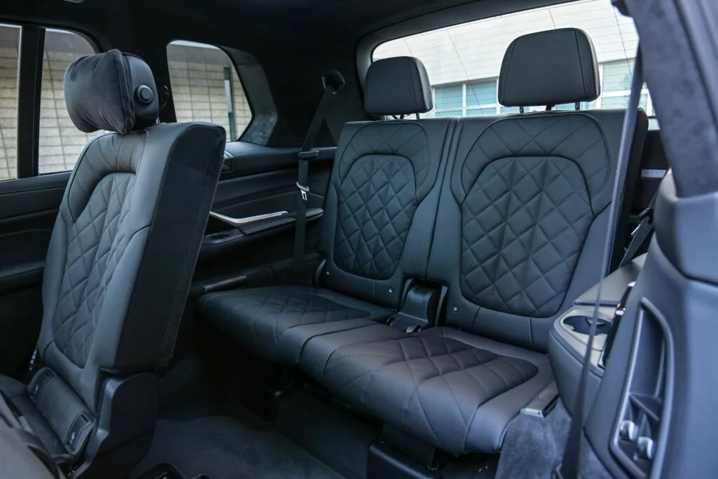 P90486460 highRes the new bmw x7 on lo 1024x683 1 BMW X7 híbrido chega ao Brasil com mais tecnologia, sofisticação e performance de sobra