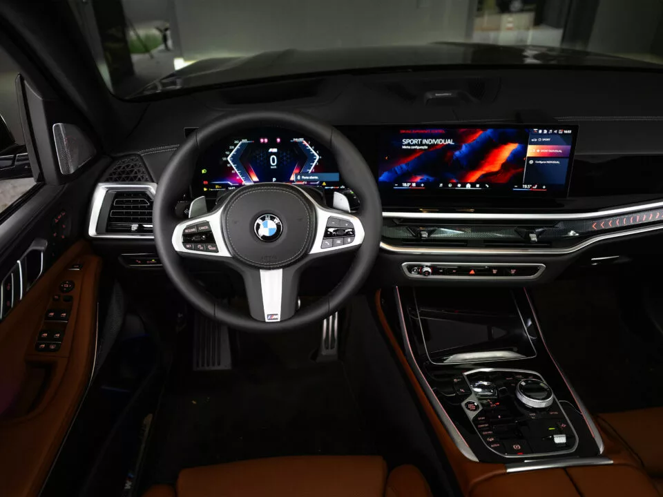 P90617050 highRes bmw x7 960x720 1 BMW X7 híbrido chega ao Brasil com mais tecnologia, sofisticação e performance de sobra