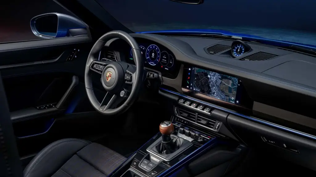 porsche 911 t cabriolet com cambio manual Porsche resiste à eletrificação total em nome da tradição