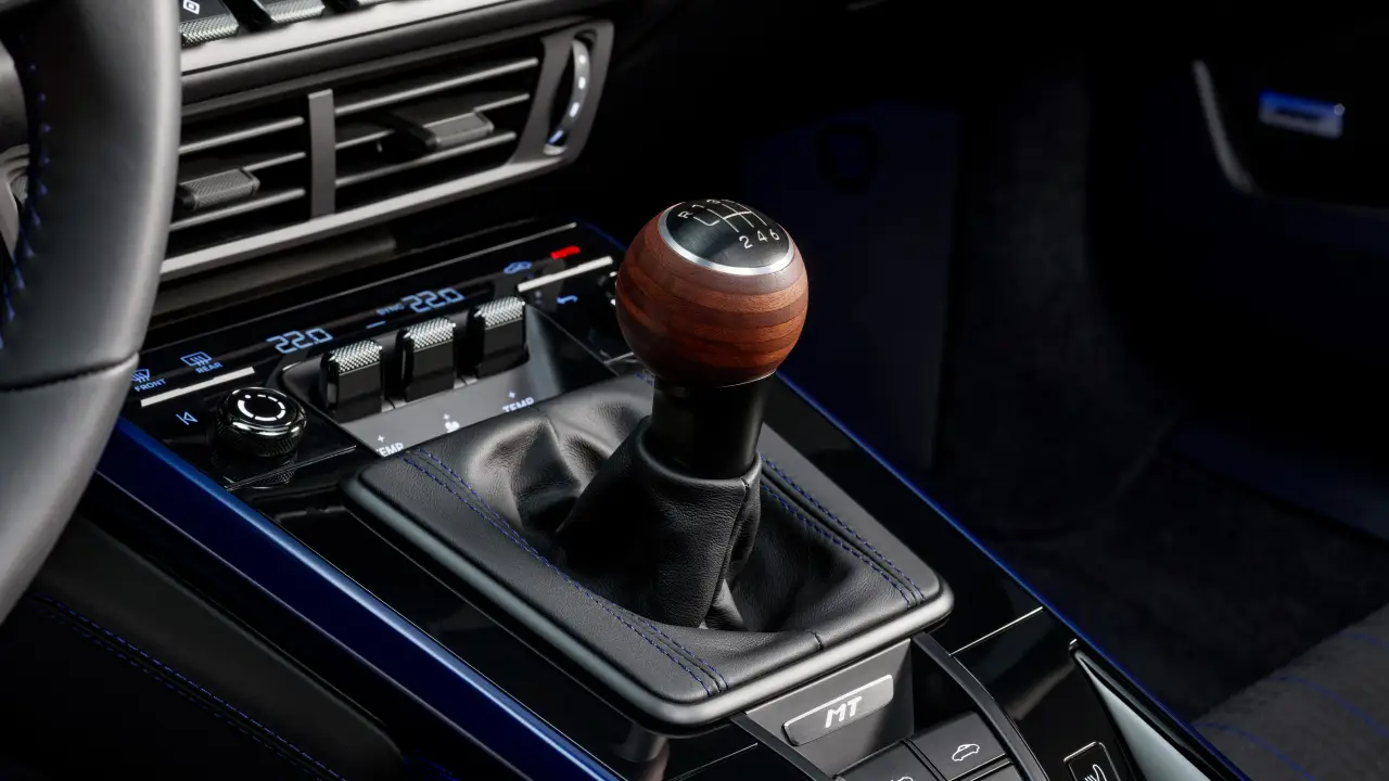 porsche 911 carrera t cabriolet Porsche resiste à eletrificação total em nome da tradição