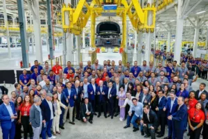 BYD inaugura megafábrica na Bahia e transforma o Brasil em líder da revolução dos carros elétricos