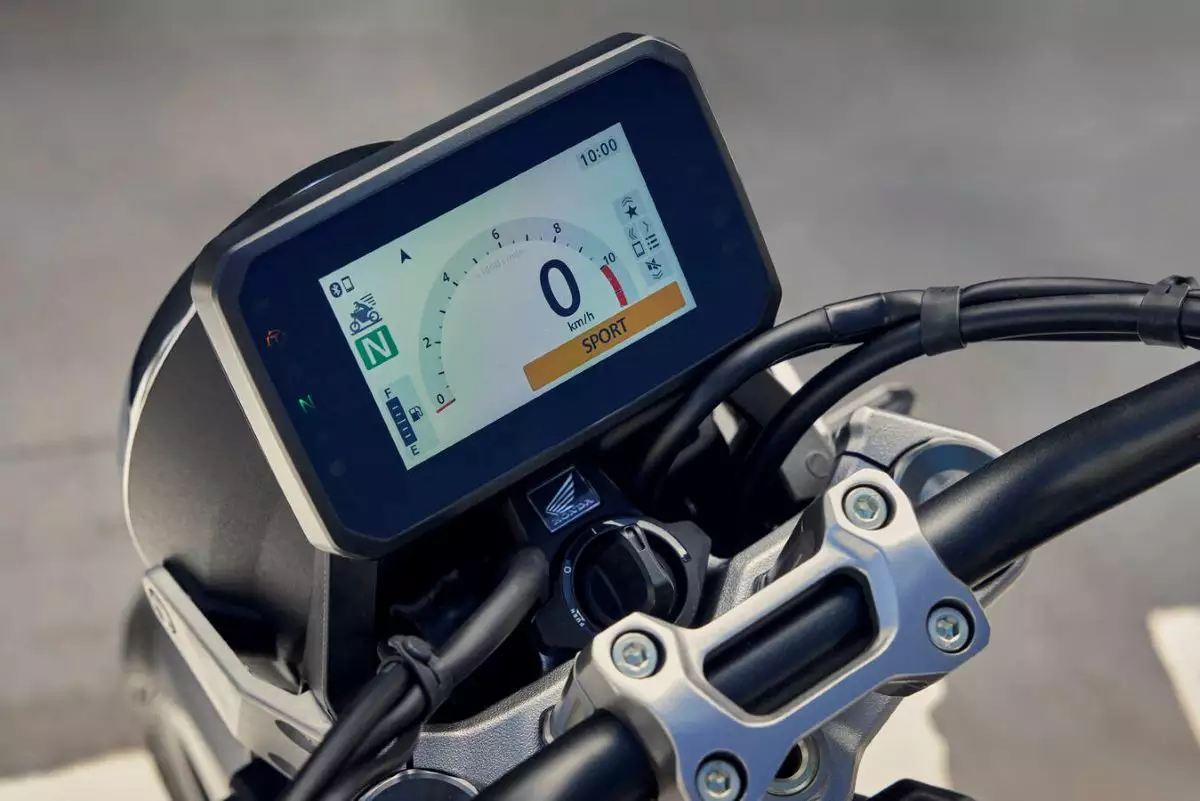 Honda CB 1000 F 2026 12 Honda CB1000F estreia com visual retrô e performance inspirada na Fireblade