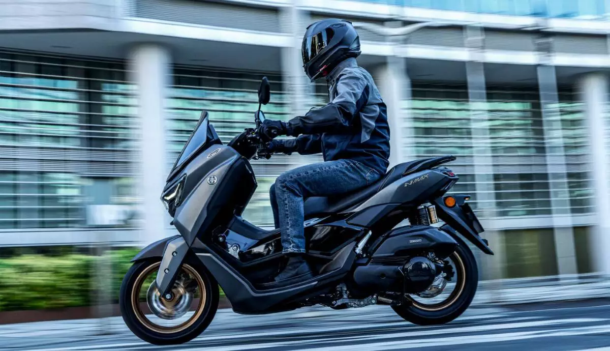 Yamaha NMAX 155 03 Yamaha NMax 155 chega à Europa com transmissão YECVT e painel digital conectado