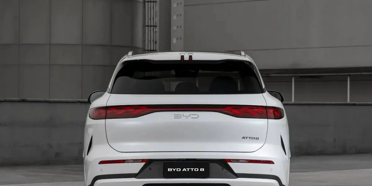 ATTO 7 BYD Atto 8: o SUV híbrido de 7 lugares que chega ao Brasil com 488 cv e tecnologia de ponta