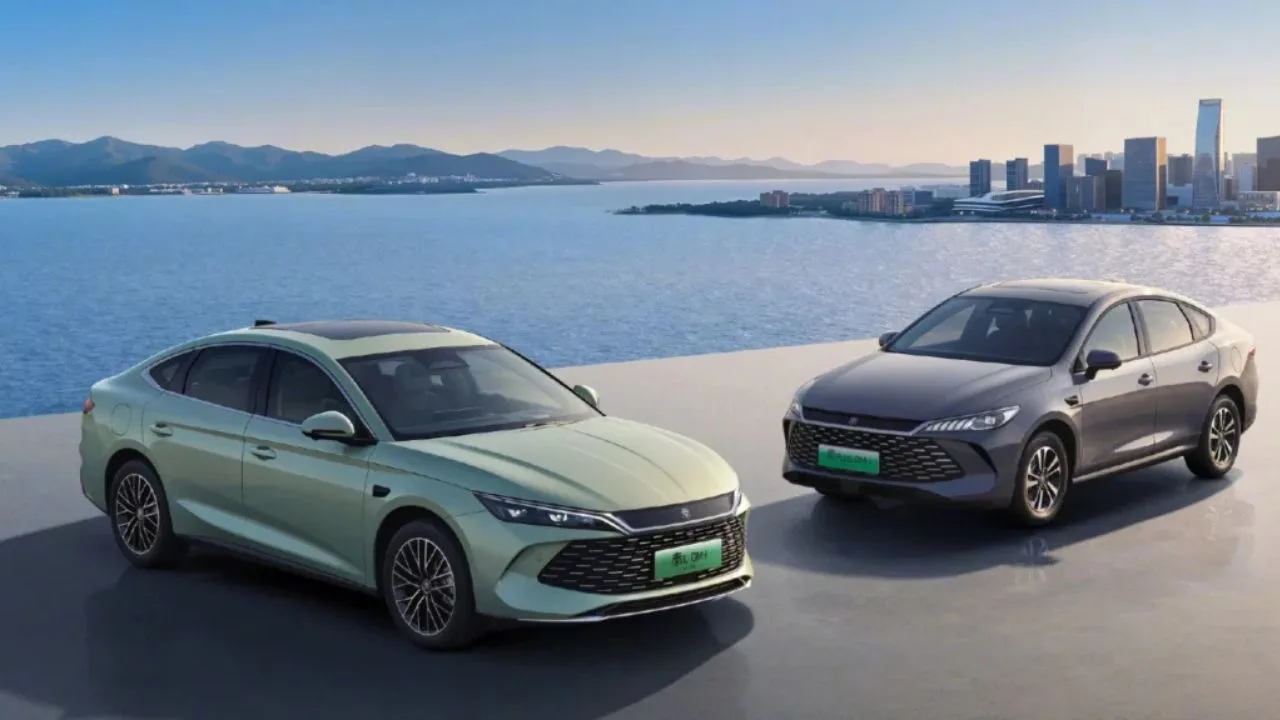 byd 36 BYD Qin L DM-i: o sedã híbrido que faz até 36 km/l e deixa Corolla e Civic em alerta