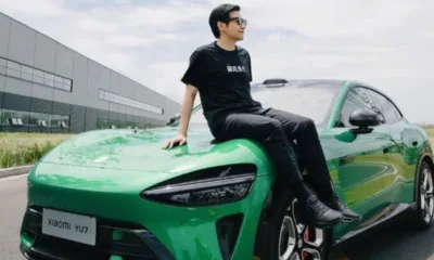 lei jun 55528809 Xiaomi foi fazer carro e entregou um sedã elétrico que humilha superesportivos de R$ 1 milhão